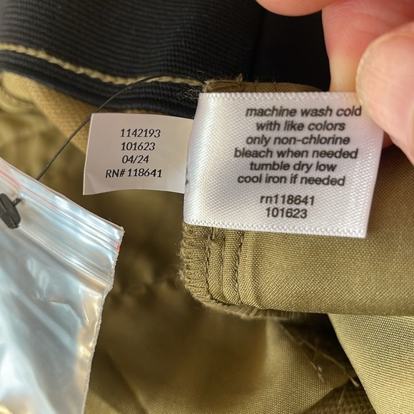 NWT. Lane Bryant 16 Mid-Rise Straight Leg Dress Pants. - Picture 6 of 11